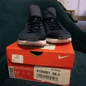 Nike Air Zoom Strong2 bootcamp workout shoe navy